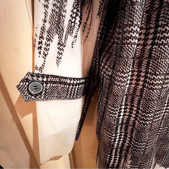 SOSKEN HAVEN - PRINTED TRANSPARENT TRENCH COAT - Picture 8 of 8